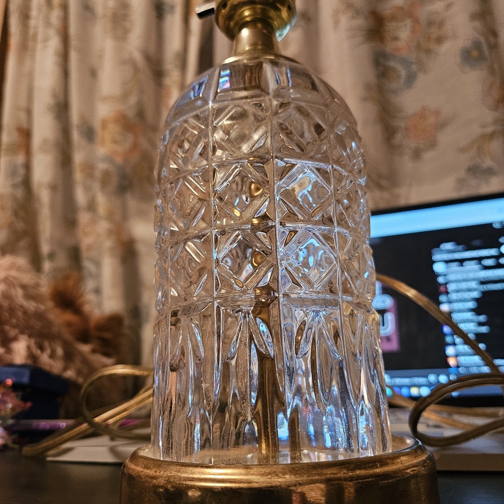 Vintage 1975 Zajecar, Yugoslavia Lamp - Picture 1 of 7
